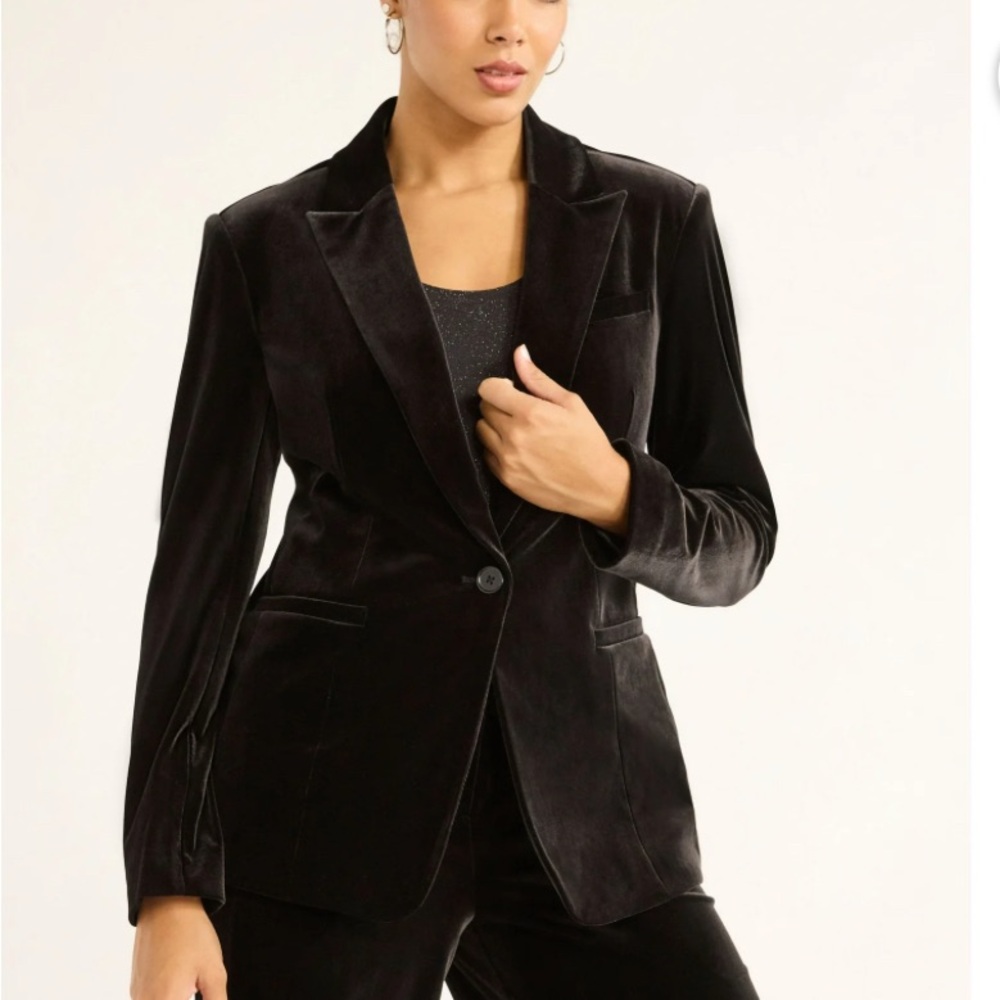 Elegant Black Velvet Women's Blazer